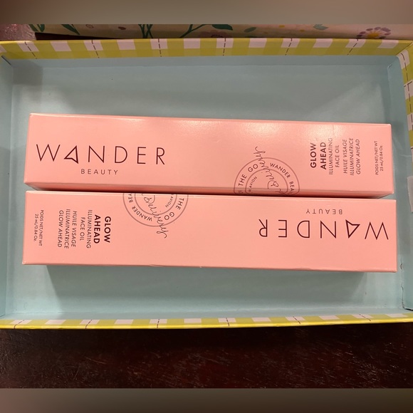 Two Wander Beauty Face Illuminating Oil cosmetics skincare NIB - Picture 2 of 16